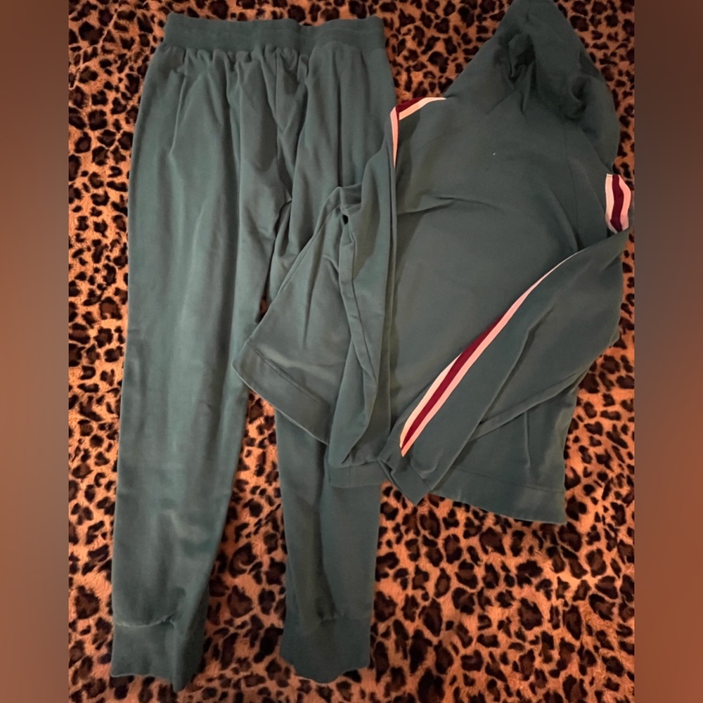 Evy’s Tree Jogger & Mollie Set